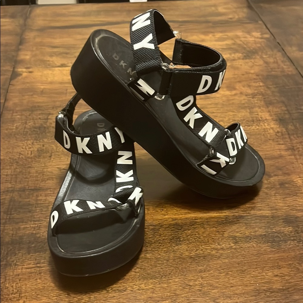 DKNY Black Platform Sandals with Logo Straps
